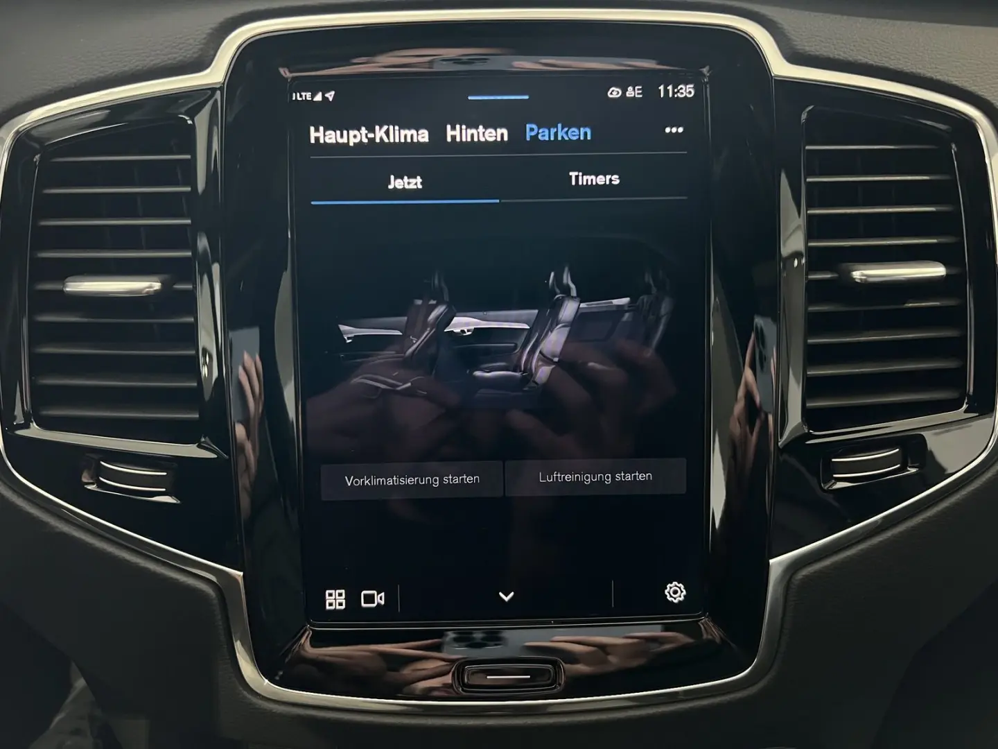 XC90 T8 Ultimate Dark Recharge AWD B&W