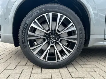 XC90 Recharge T8 AWD Plus Dark Plug-In Hybrid 7-
