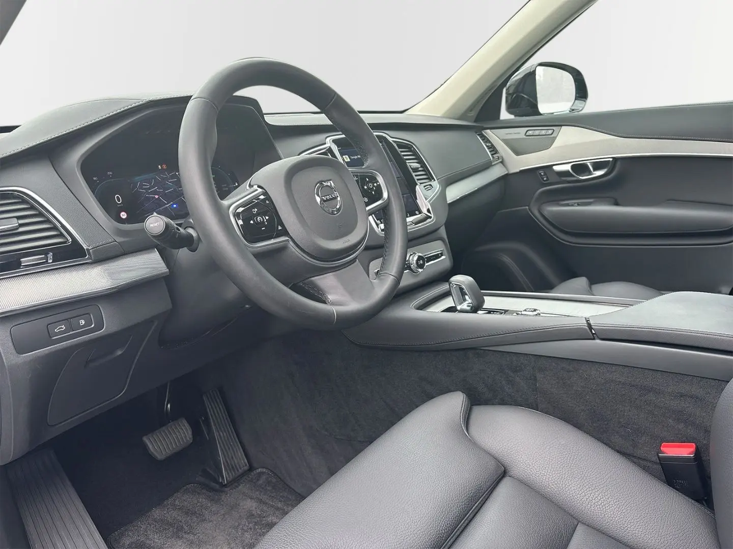 XC90 Recharge T8 AWD Plus Dark 20'' ACC AHK 360