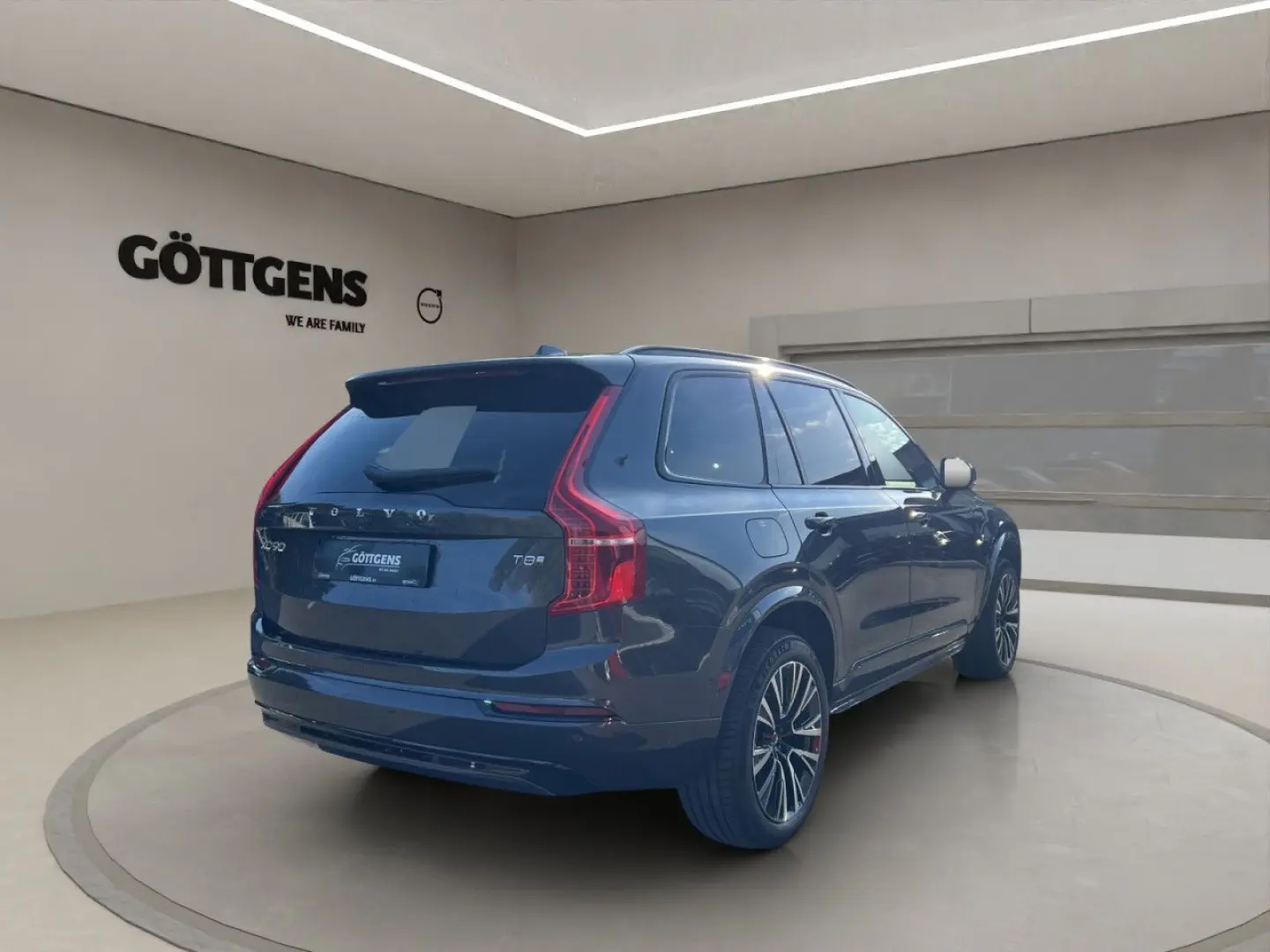 XC90 T8 AWD Plug-in Plus Dark PANO 360  LED