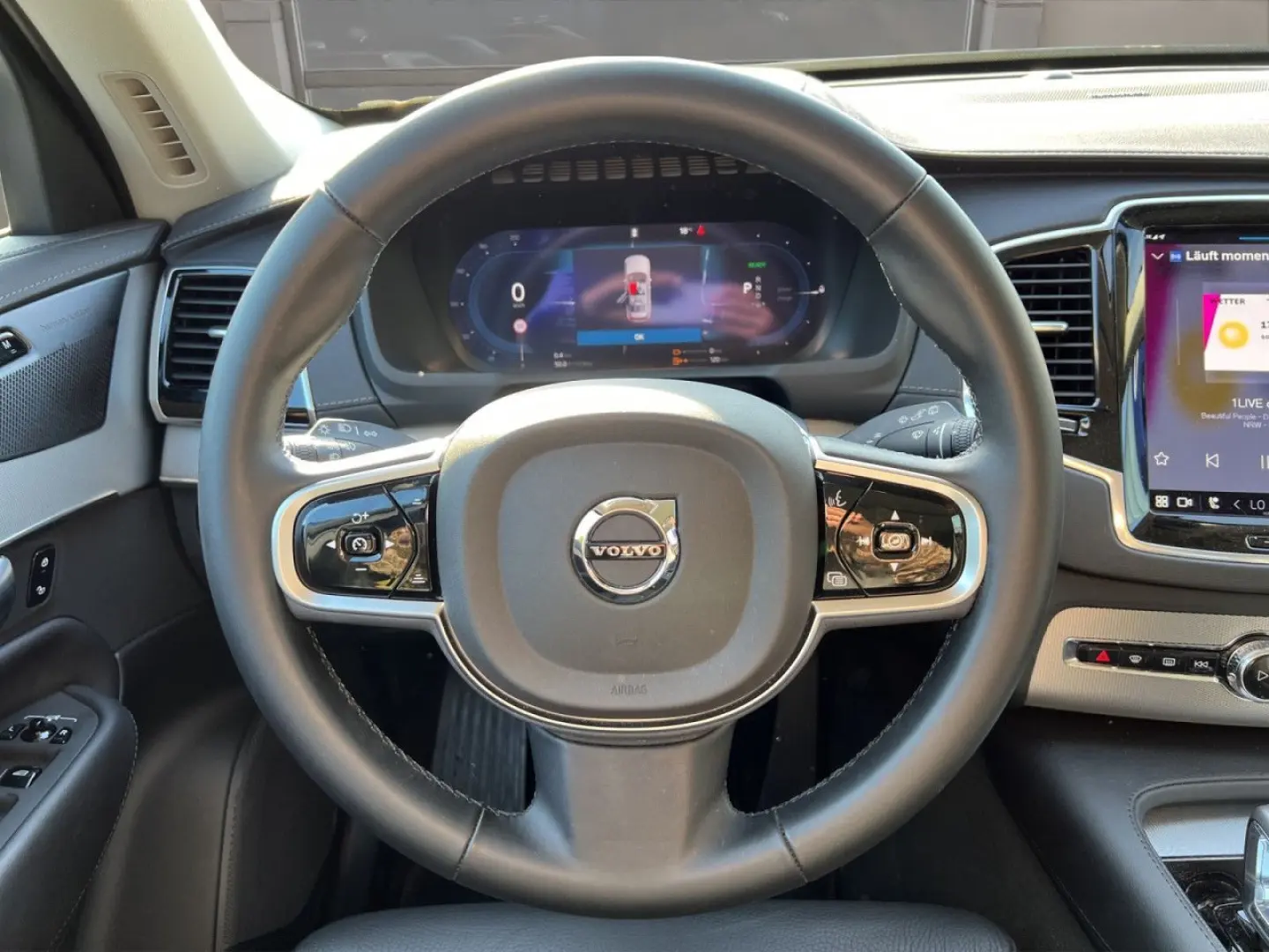 XC90 T8 AWD Plug-in Plus Dark PANO 360  LED