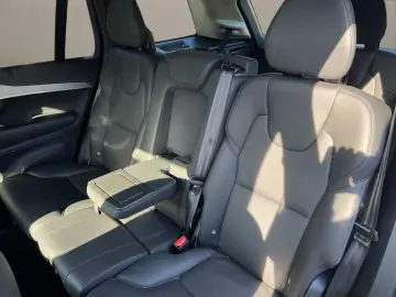 XC90 T8 AWD Plug-in Plus Dark PANO 360  LED