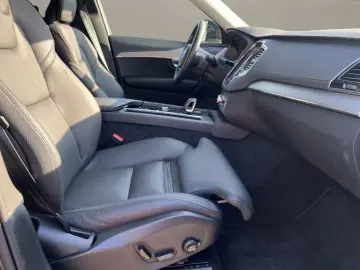 XC90 T8 AWD Plug-in Plus Dark PANO 360  LED