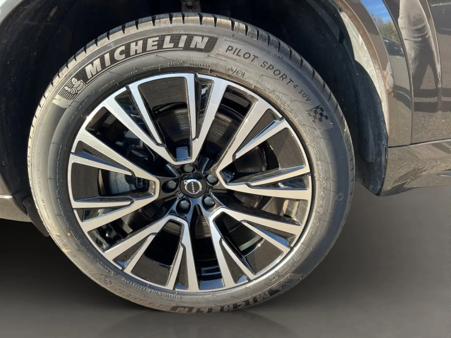 XC90 T8 AWD Plug-in Plus Dark PANO 360  LED