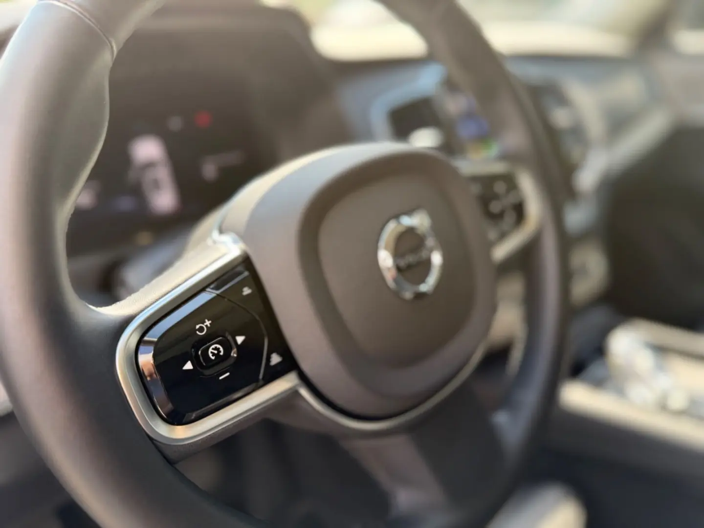 XC90 Ultra Dark T8 AWD Massage Ventilation AirSusp