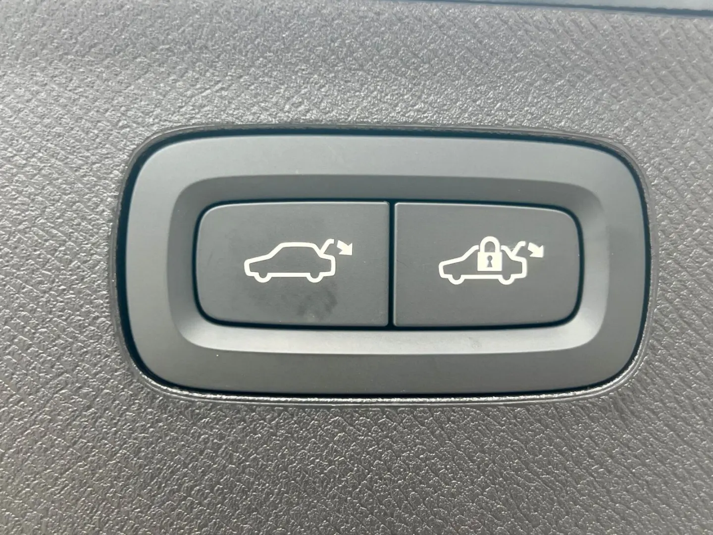 XC90 T8 Ultra Bright Massage Ventilation AirSusp Bowers