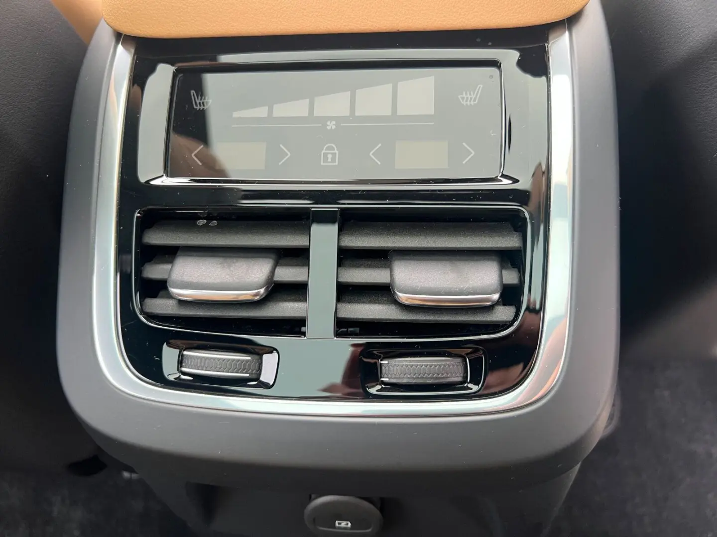 XC90 T8 UltraDark 22  AirSusp B&W 360CAM MASSAGE Ventil