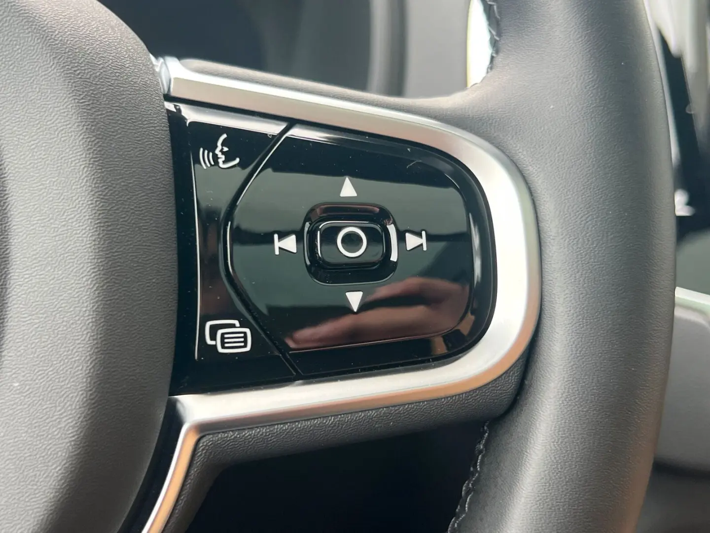 XC90 T8 UltraDark 22  AirSusp B&W 360CAM MASSAGE Ventil