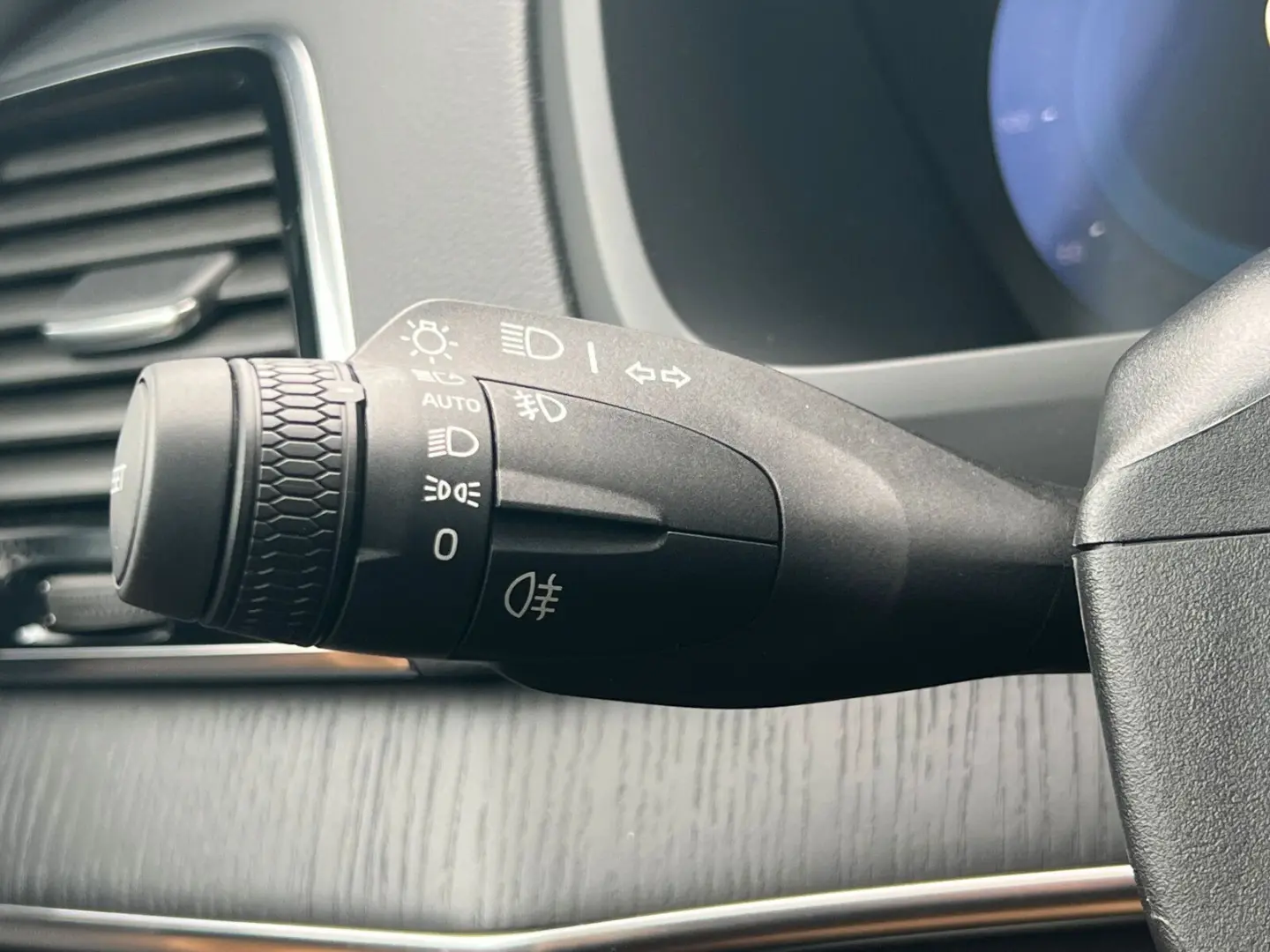 XC90 T8 UltraDark 22  AirSusp B&W 360CAM MASSAGE Ventil