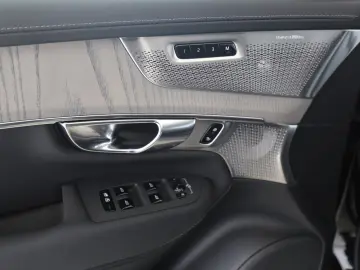 XC90 T8 Ultra Dark Plug-In Hybrid AWD Massage AirSusp Vent