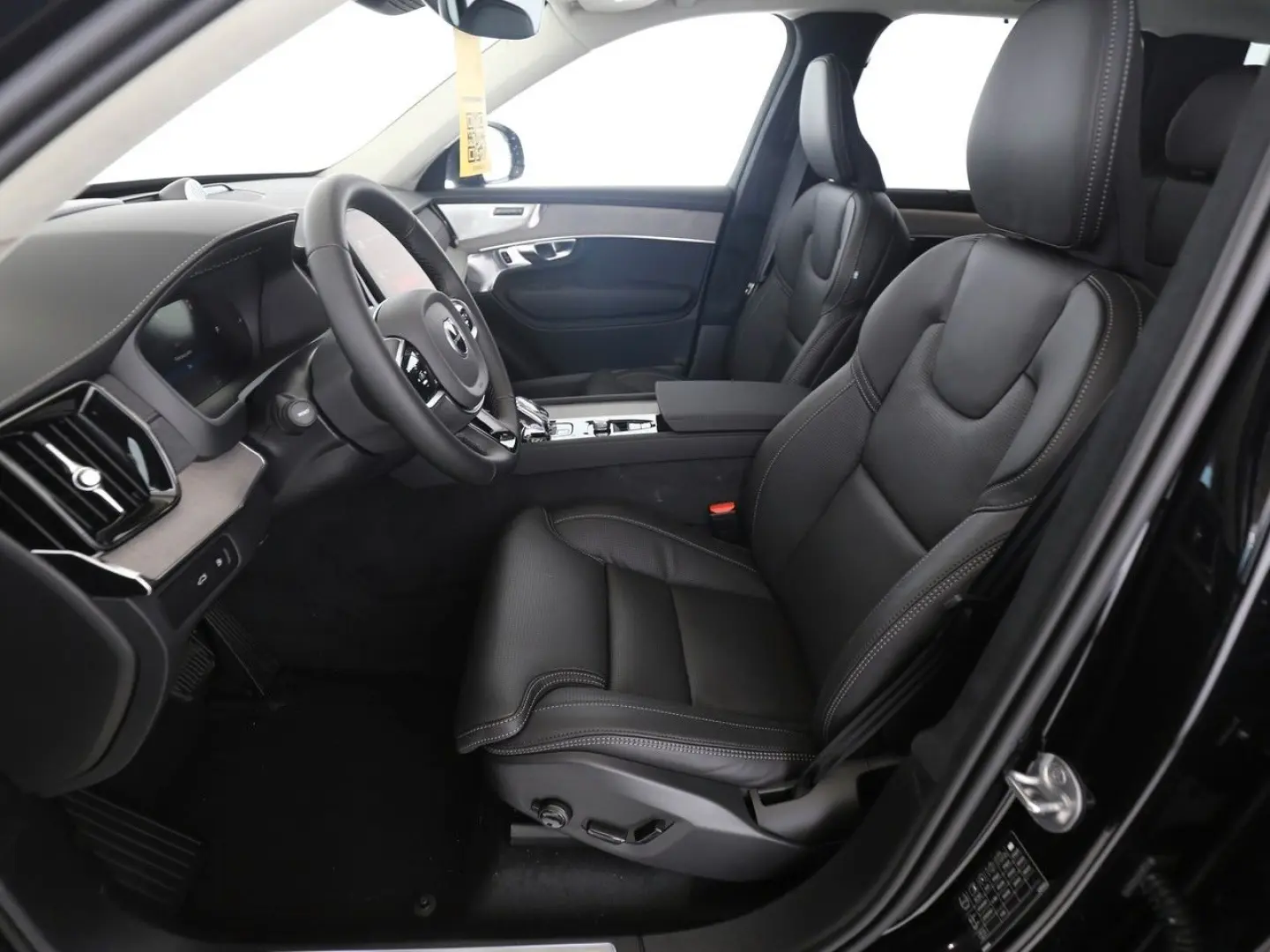 XC90 T8 Ultra Dark Plug-In Hybrid AWD Massage AirSusp Vent