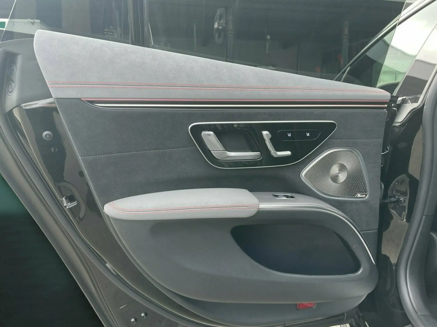 EQS 580 4M AMG HA-L. HYPERSCREEN DISTR PANO BURM