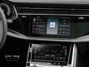 Q8 60 TFSIe quattro S line AHK Air Pano 360  HuD