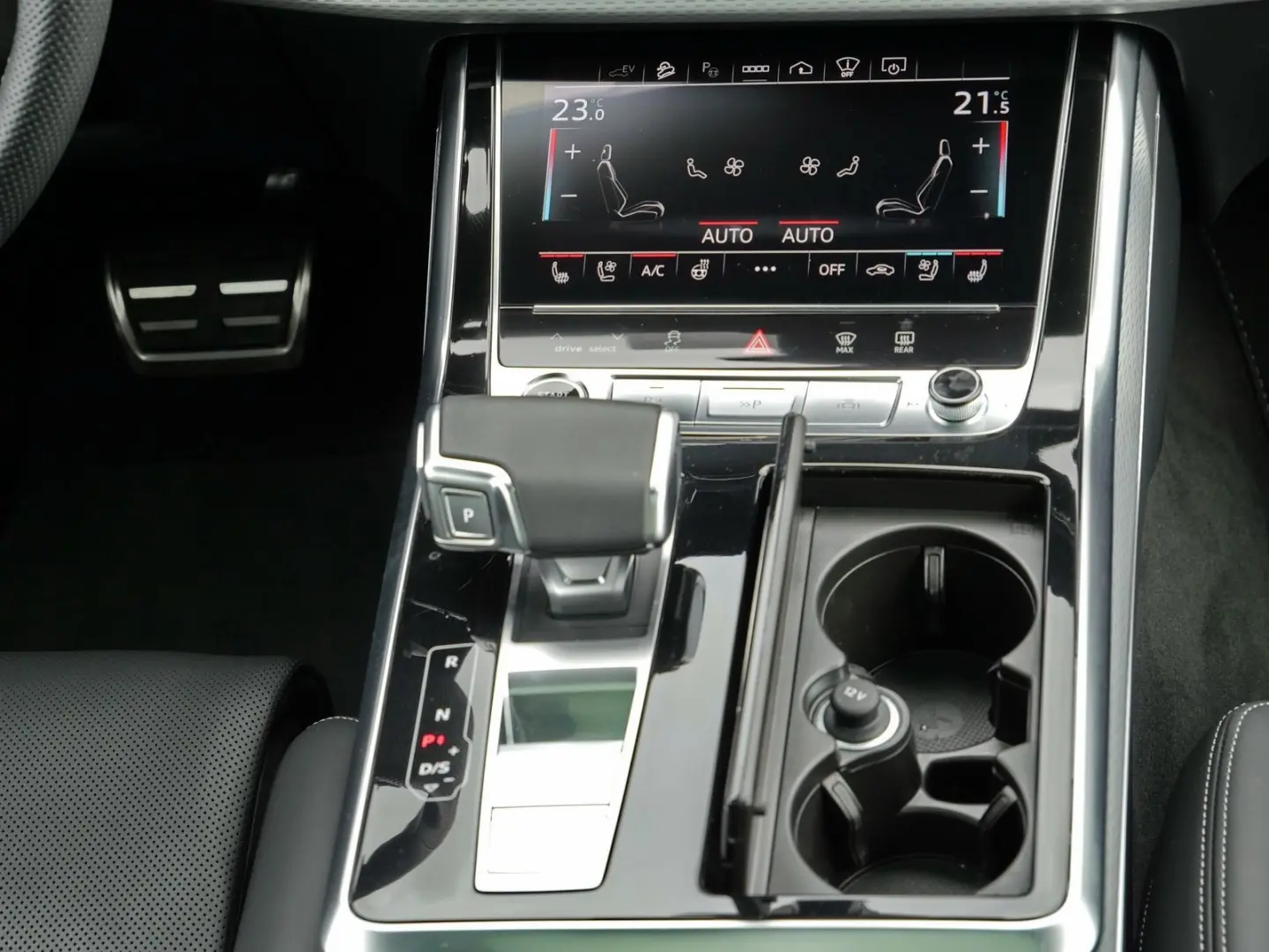 Q8 60 TFSIe quattro S line AHK Air Pano 360  HuD