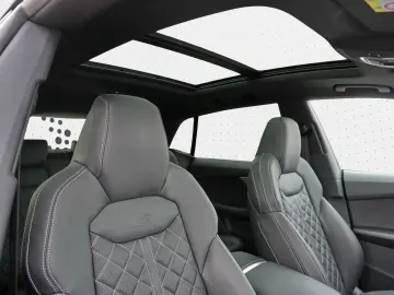 Q8 60 TFSIe quattro S line AHK Air Pano 360  HuD