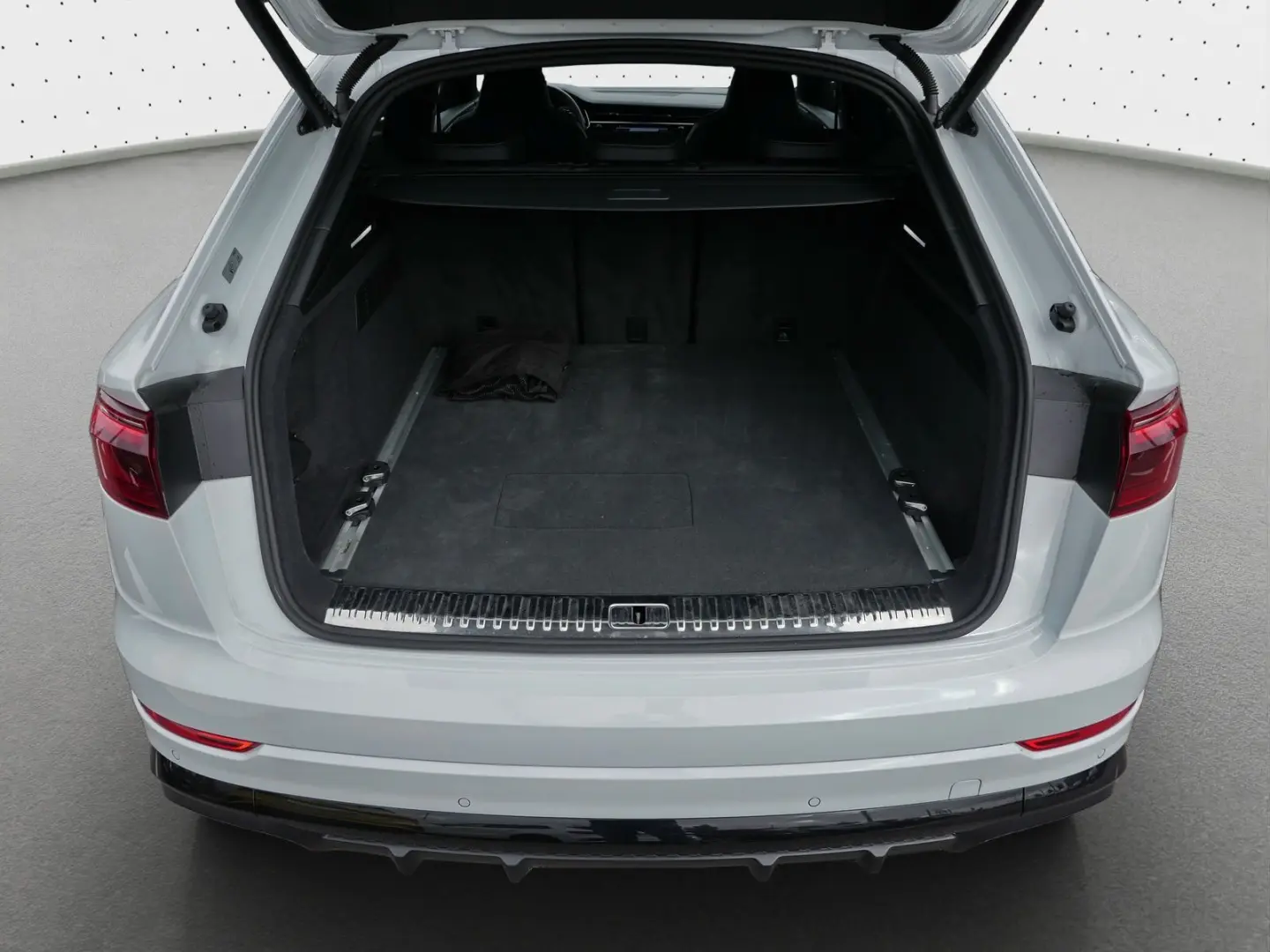 Q8 60 TFSIe quattro S line AHK Air Pano 360  HuD