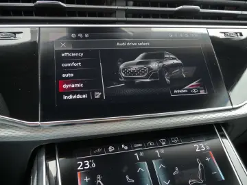 Q8 60 TFSIe quattro S line AHK Air Pano 360  HuD