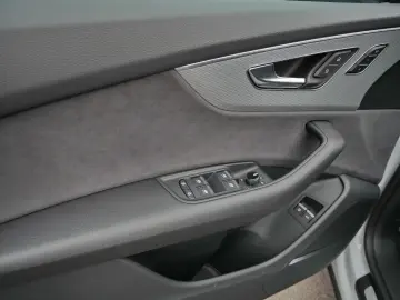 Q8 60 TFSIe quattro S line AHK Air Pano 360  HuD