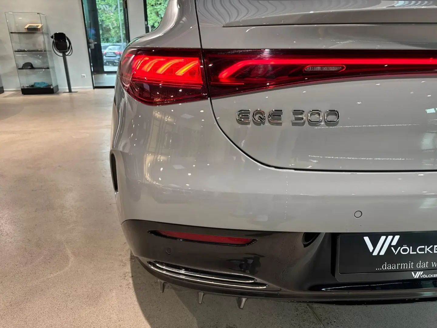 EQE 300  AMG PANO ADVANCED MEMORY KEYLESS AHK