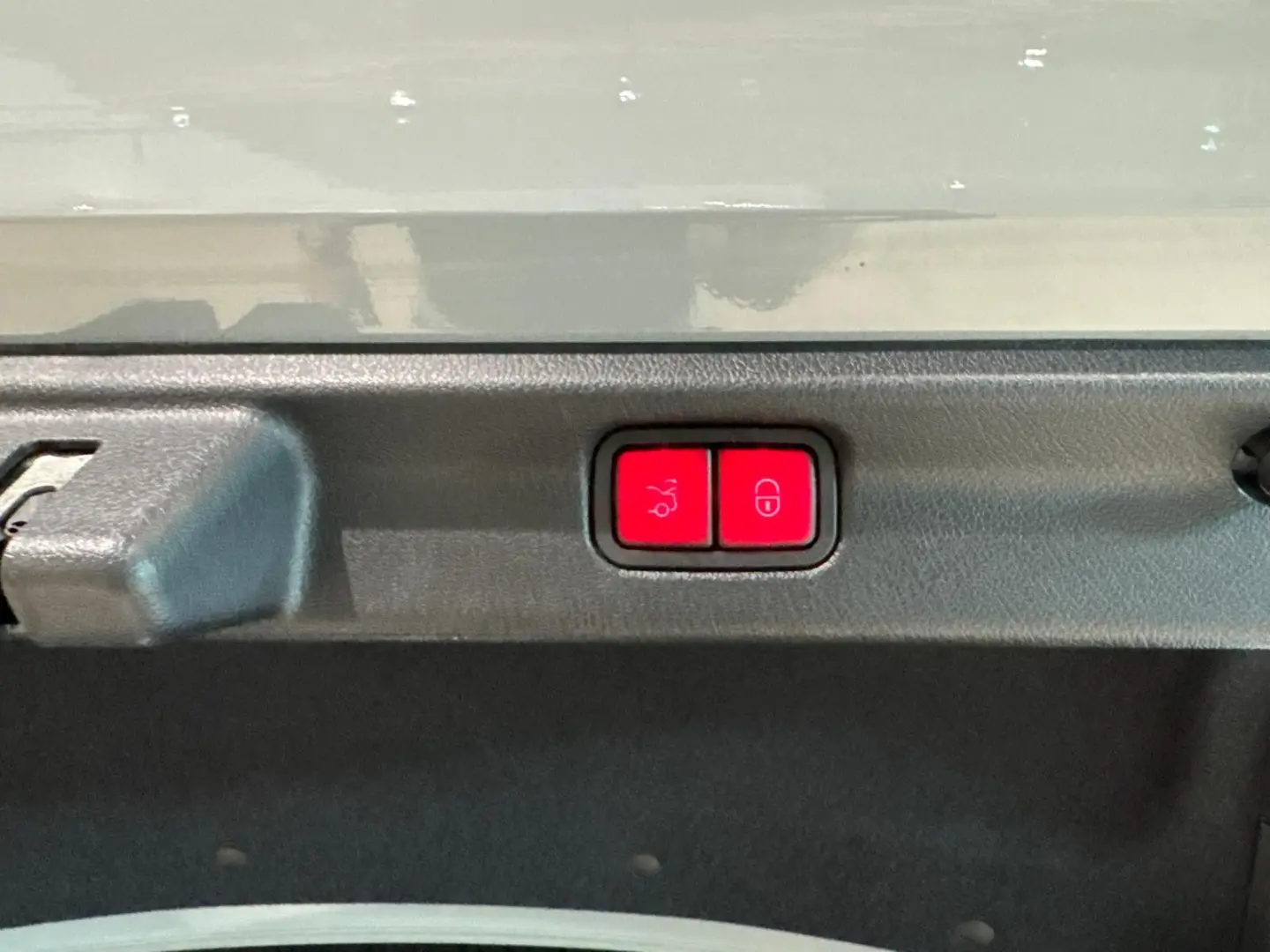 EQE 300  AMG PANO ADVANCED MEMORY KEYLESS AHK