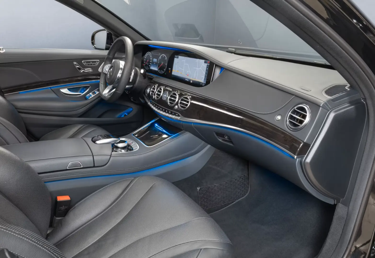 Mercedes-Benz S 400 d 4M AMG Multibeam Sthzg Pano