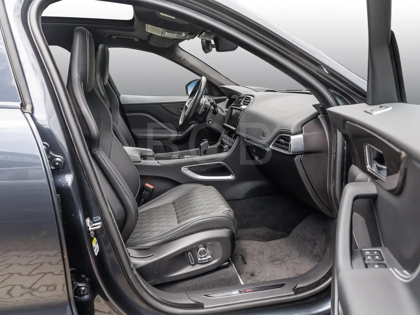 F-Pace SVR Head-UP SD AHK Komfort-P