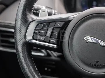 F-Pace SVR Head-UP SD AHK Komfort-P