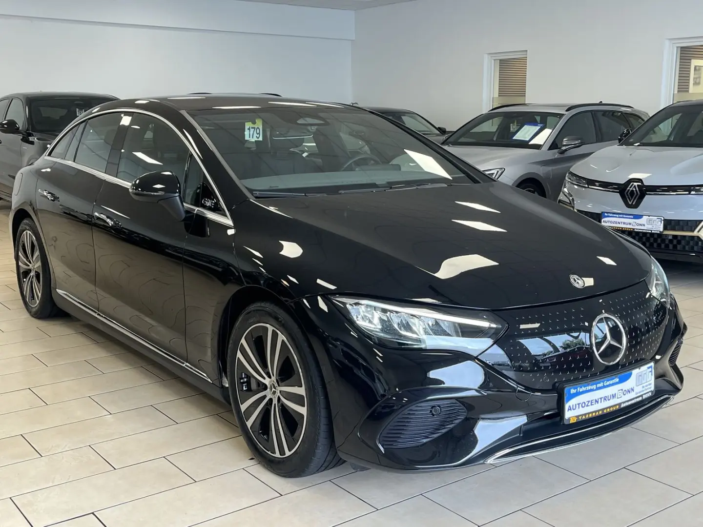 EQE 300 Leder Memory R-Cam ACC Navi LED AHK SHZ