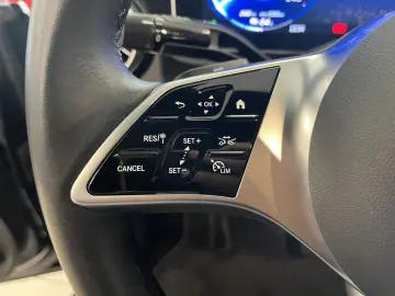 EQE 300 Leder Memory R-Cam ACC Navi LED AHK SHZ