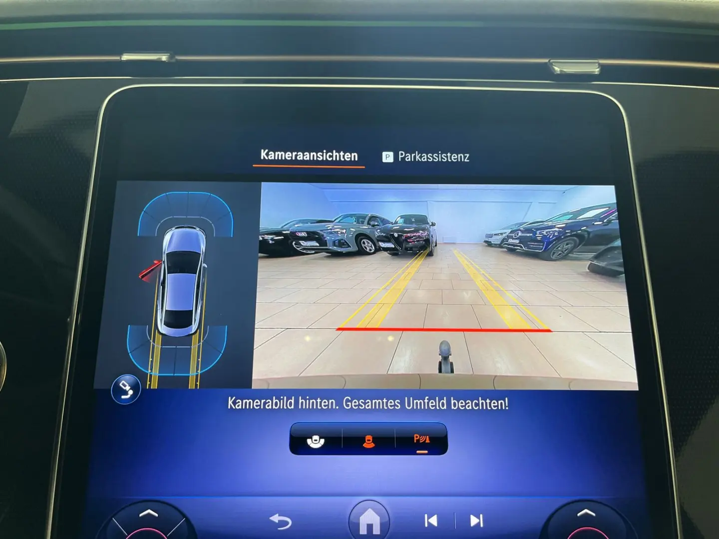 EQE 300 Leder Memory R-Cam ACC Navi LED AHK SHZ