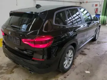 X3 xDrive30e Advantage AHK BLIS El.Heckkl. LED