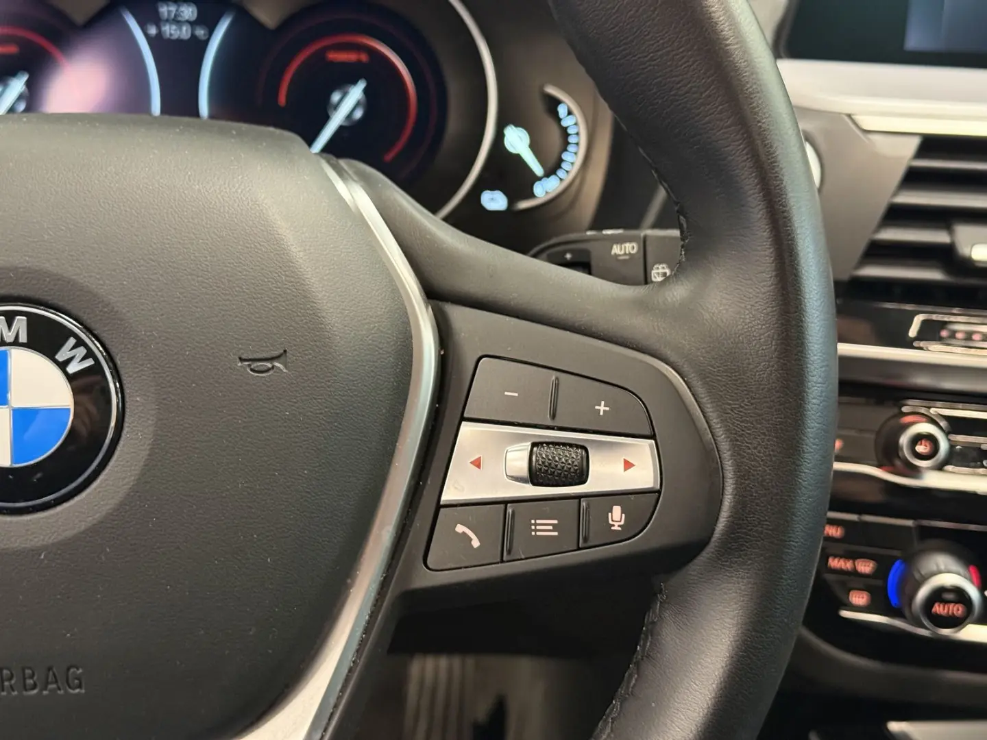 X3 30e xDrive Advantage Plug-In 360cam Navi LED