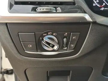 X3 xDrive Advantage ACC SHZ Harman Kardon DAB