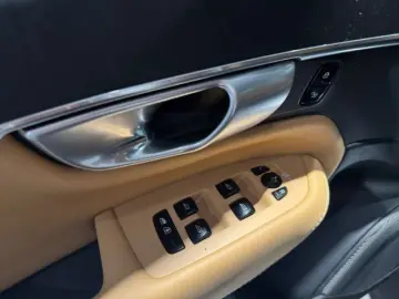 XC90 T8 Ultimate Bright AWD  360