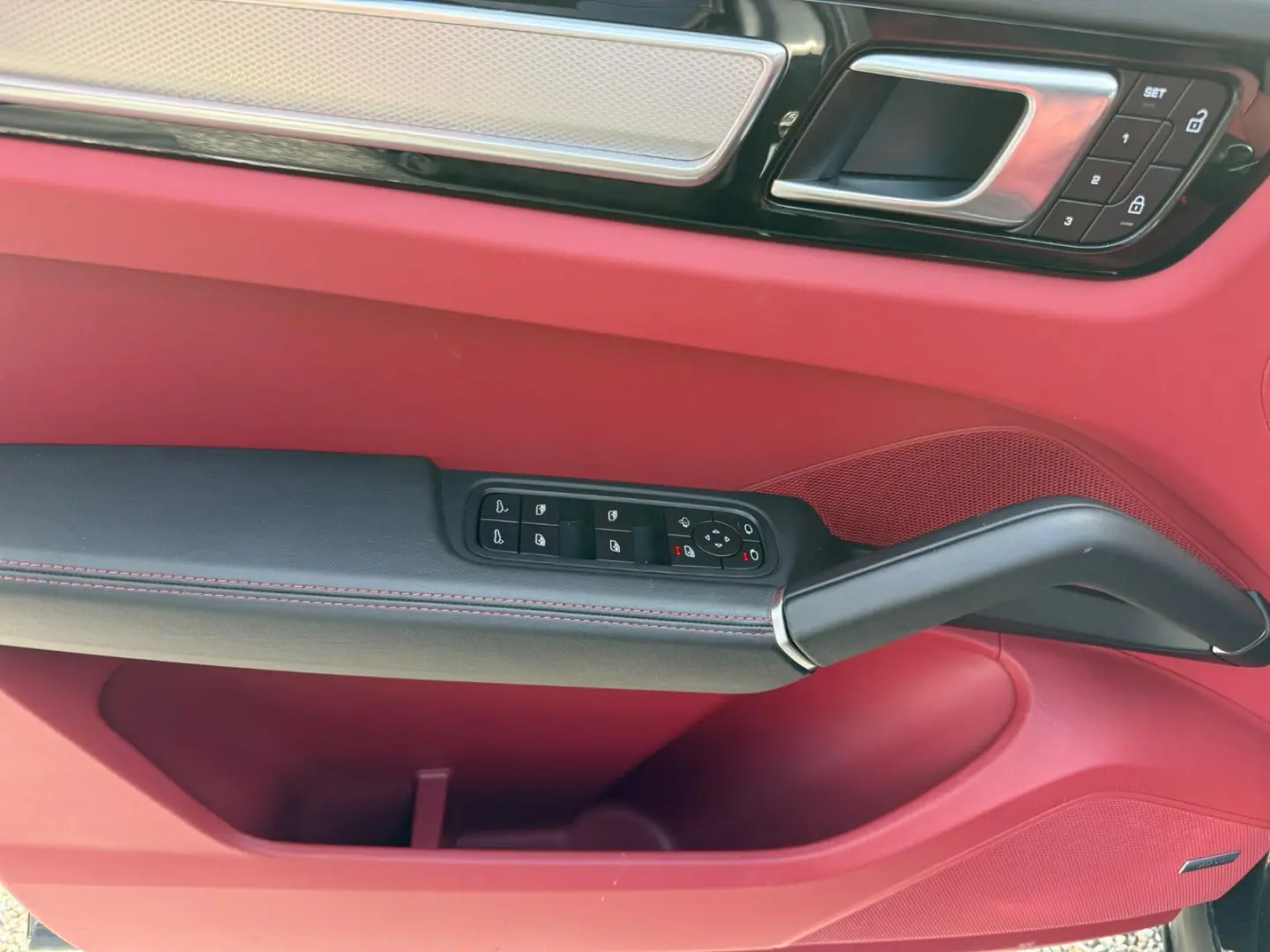 Cayenne Coupe Platinum Edition - PANORAMA  BOSE