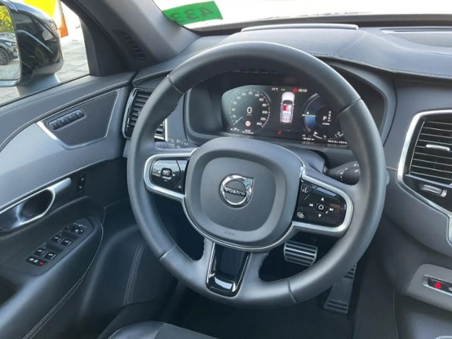 XC90 T8 R Design Plug-In AWD