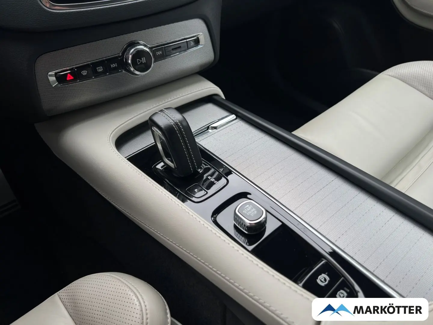 XC90 T8 AWD Recharge R-Design Edition