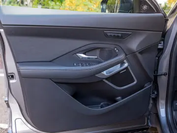 Jaguar E-Pace R-Dynamic SE 2.0D 204 CP AWD