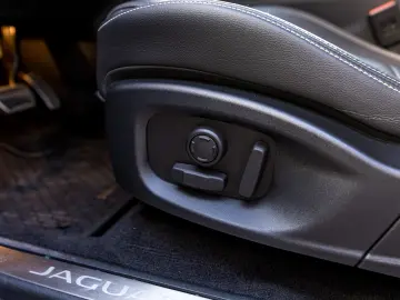 Jaguar E-Pace R-Dynamic SE 2.0D 204 CP AWD