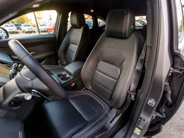 Jaguar E-Pace R-Dynamic SE 2.0D 204 CP AWD