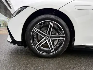 EQE 300 AMG Pano HA-Lenkung Distronic Burmester