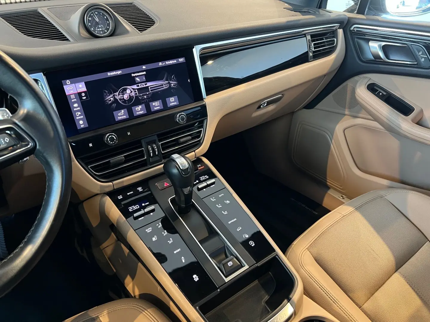 Macan S PDLS  SOUND PANO AHK CAM LED ASSIS 20