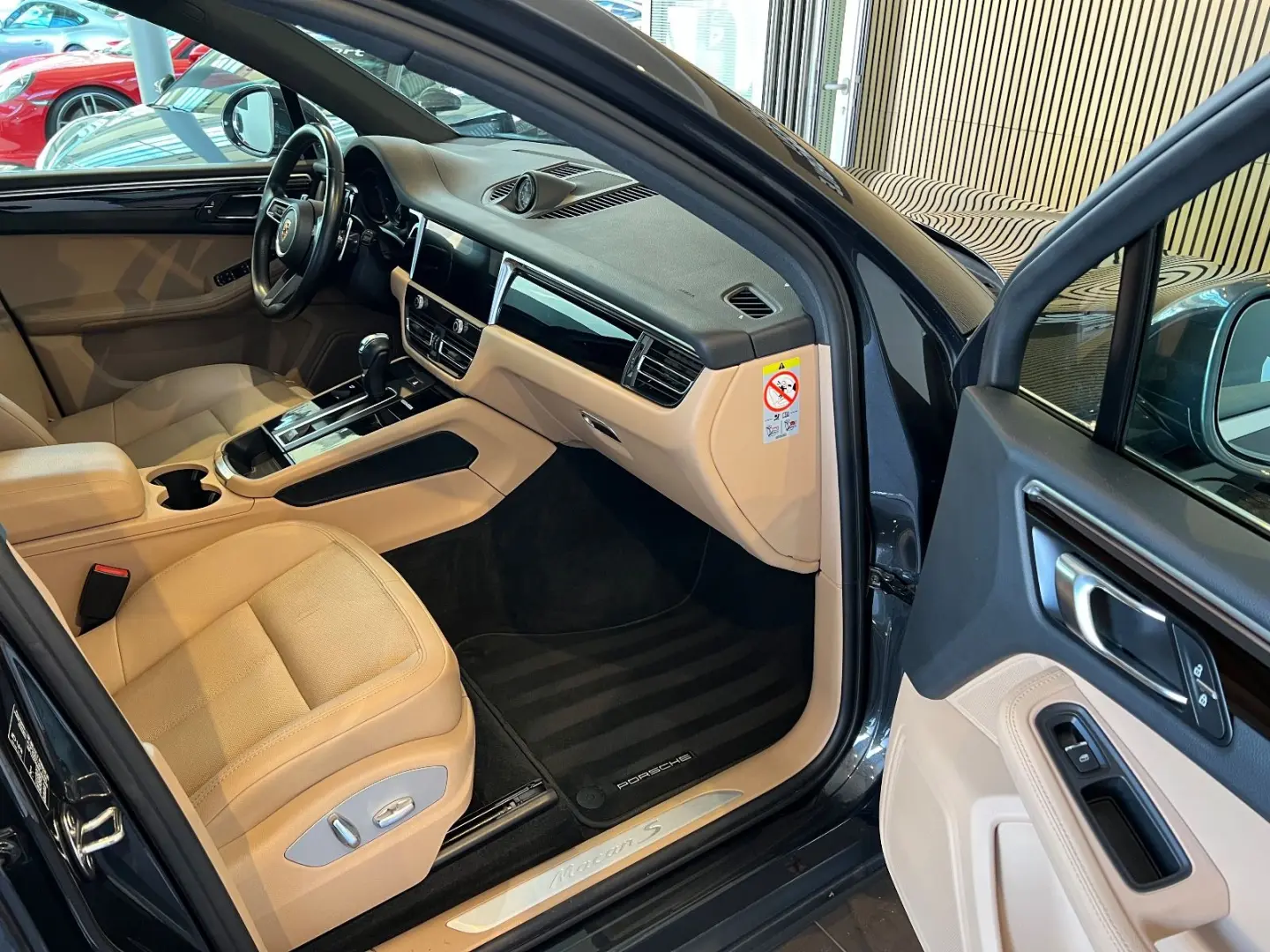 Macan S PDLS  SOUND PANO AHK CAM LED ASSIS 20