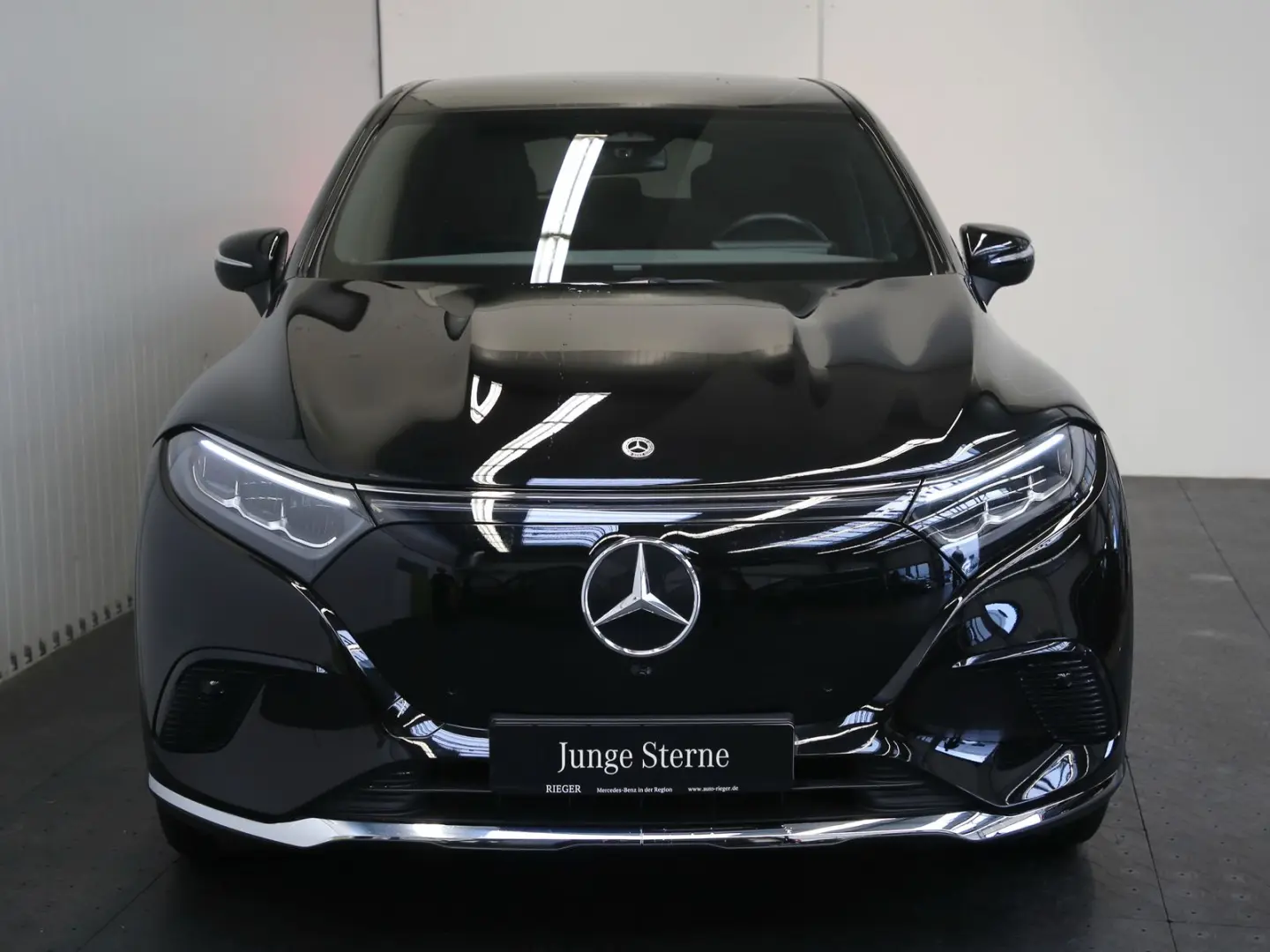 EQS 450 SUV   Electric Art Pano Airmatic MEMORY