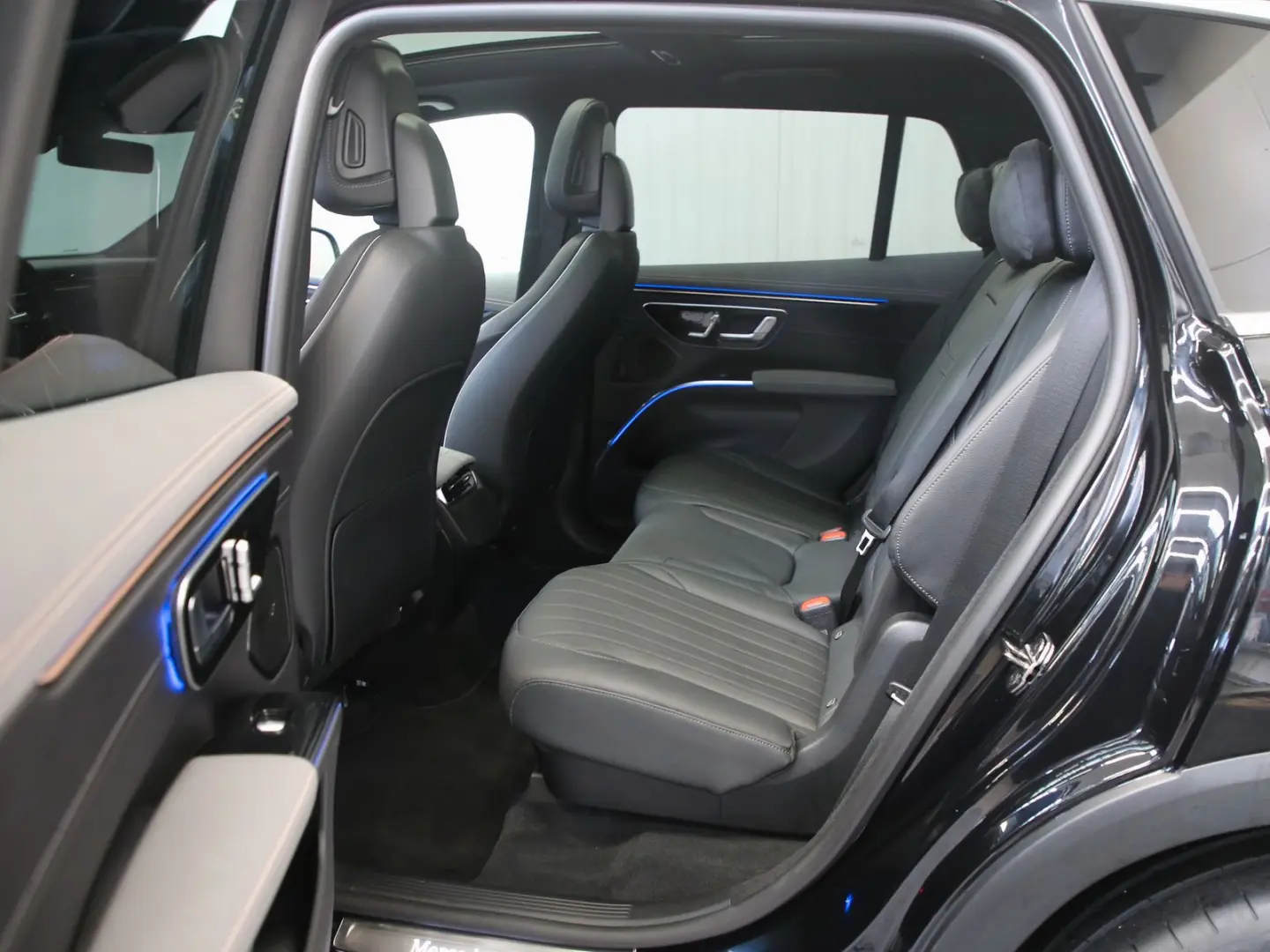 EQS 450 SUV   Electric Art Pano Airmatic MEMORY