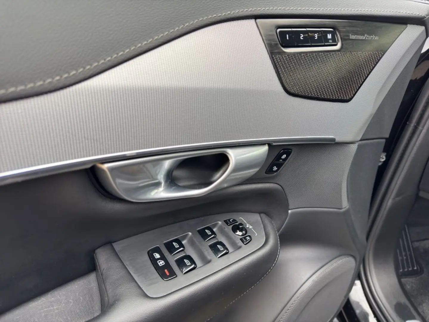 XC90 B5 AWD Plus-Bright