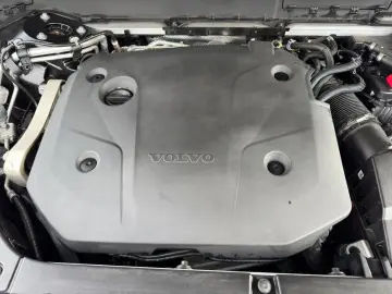 XC90 B5 AWD Plus-Bright