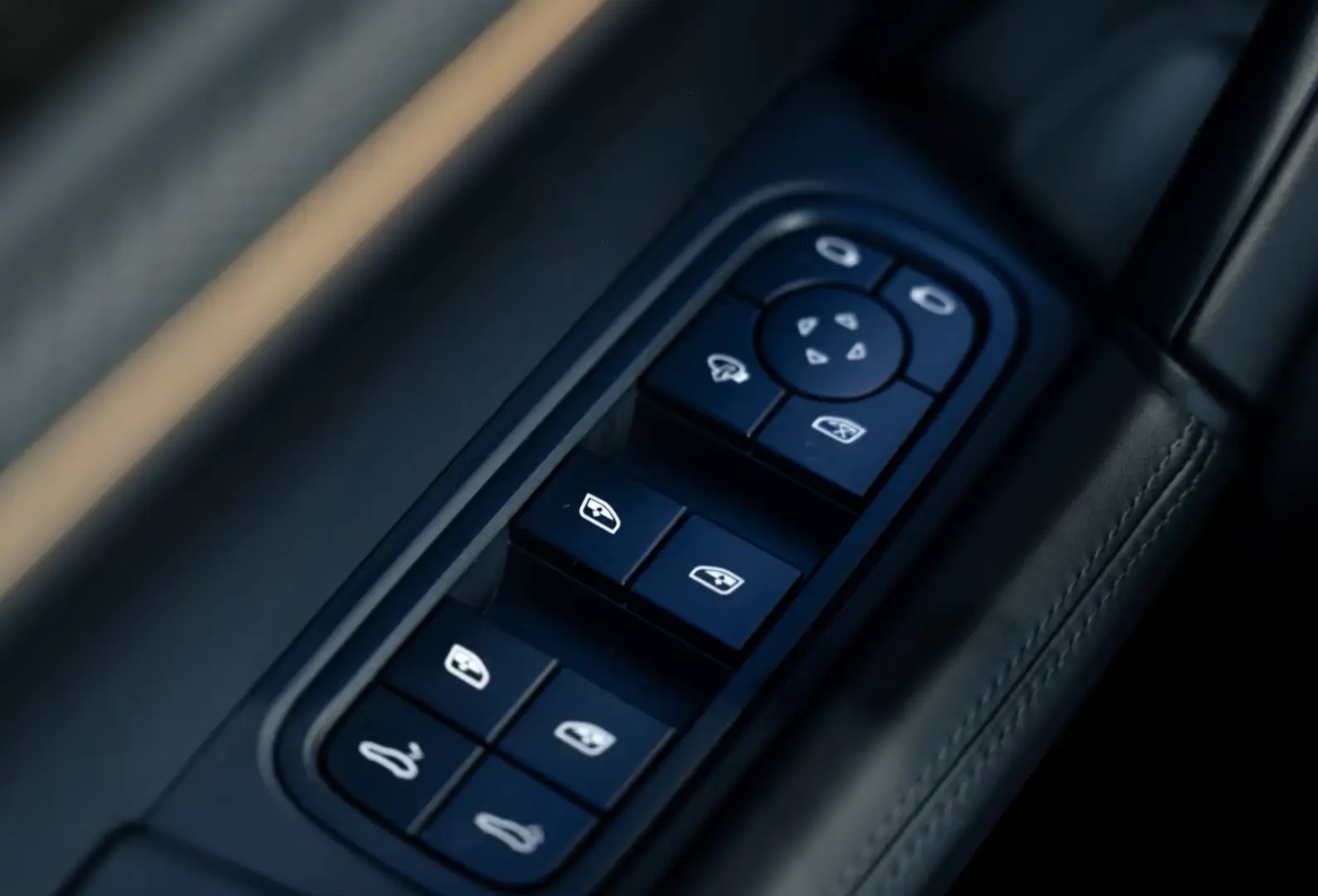 Cayenne S Nachtsicht SoftClose BOSE Luftfederung