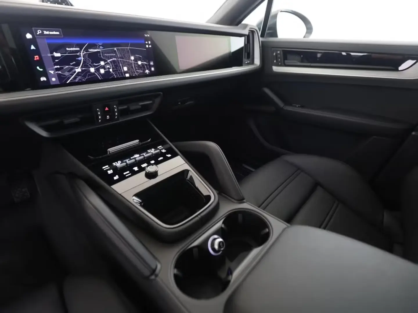 Porsche Cayenne COUPE E-Hybrid AFIȘAJ PASAGER