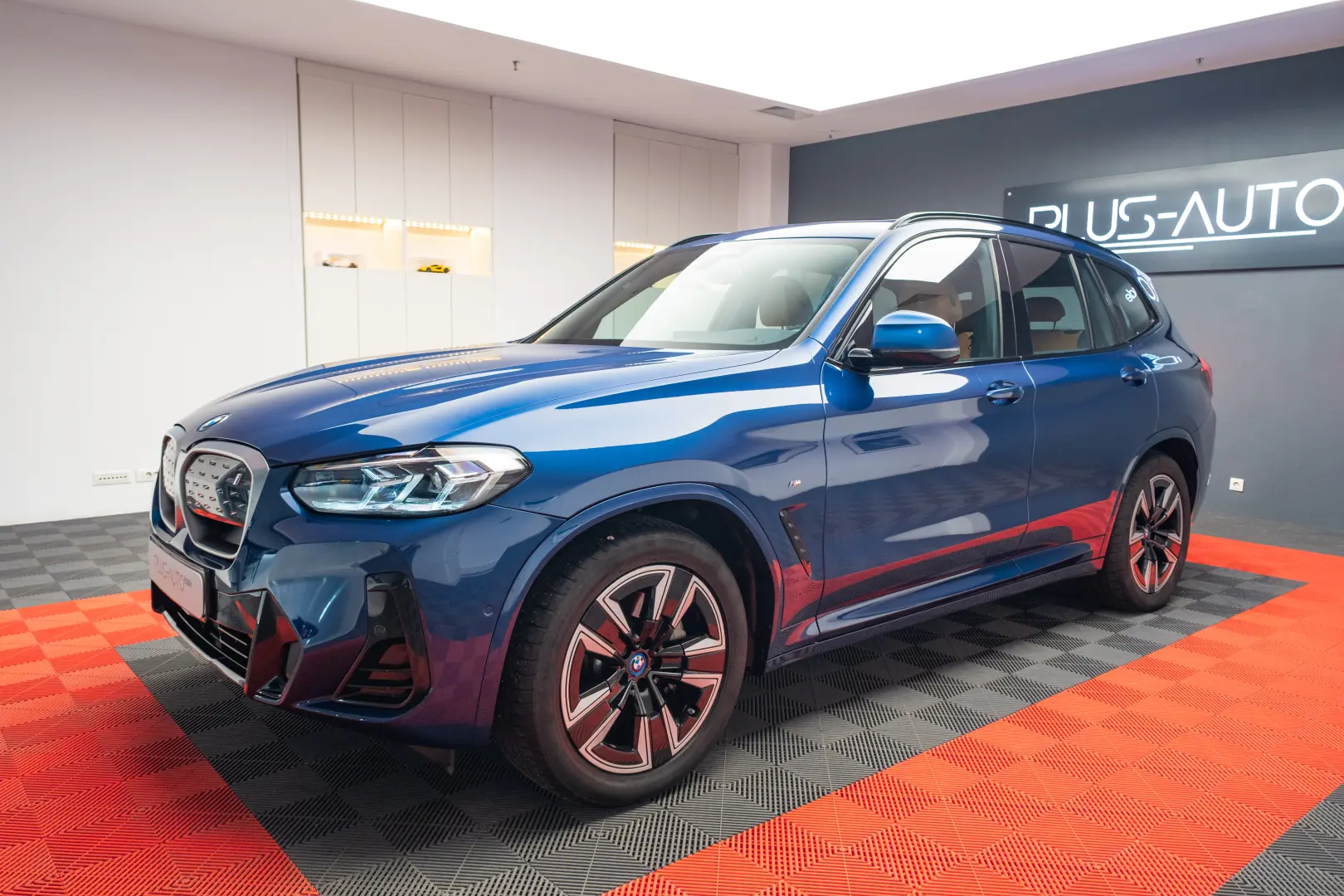 BMW IX3  M Pack   Memory Seats   LED   Camera - Stoc!!!